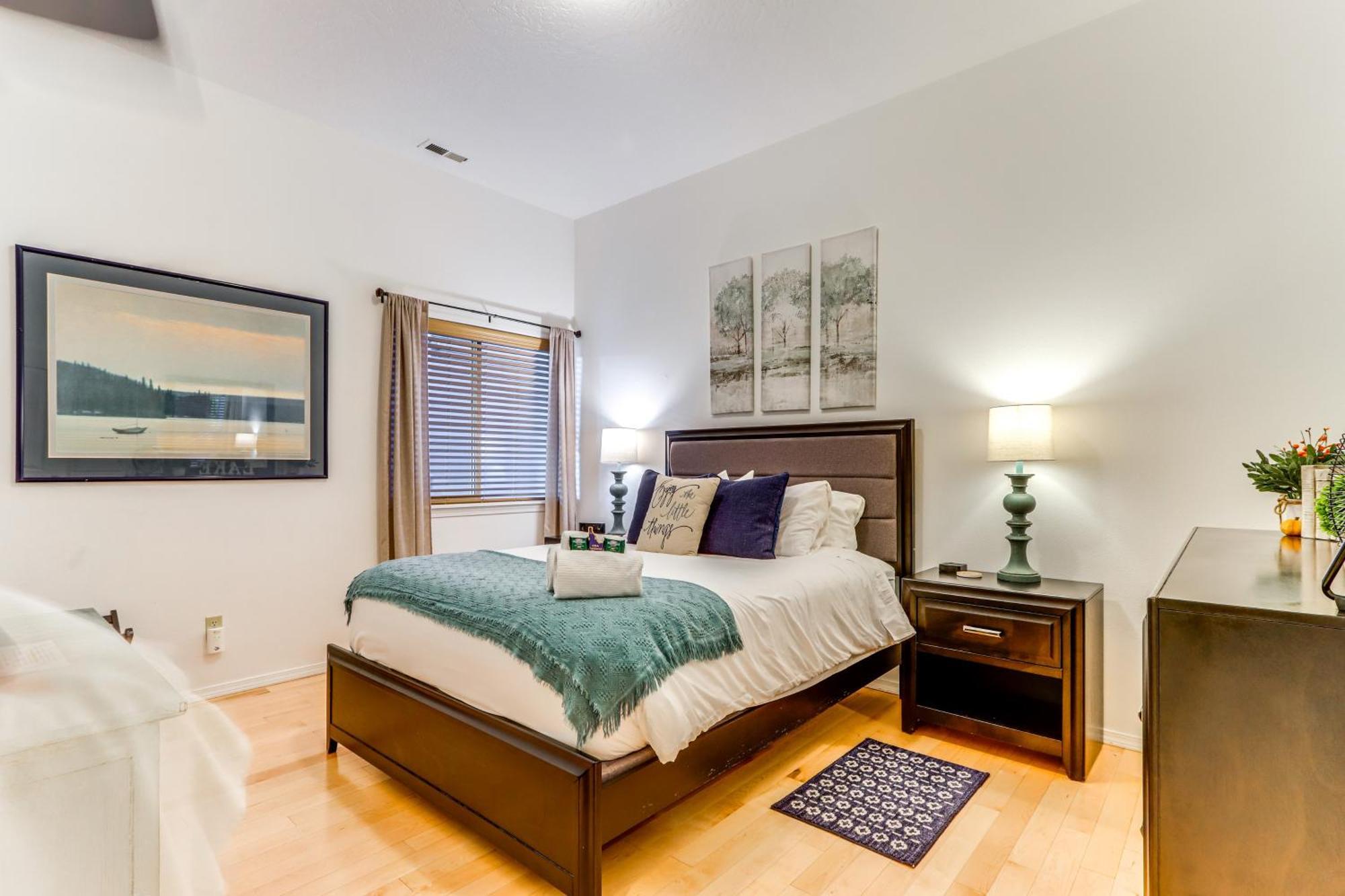 Modern Coeur Dalene Getaway Condo Walk Downtown! 科达伦 外观 照片