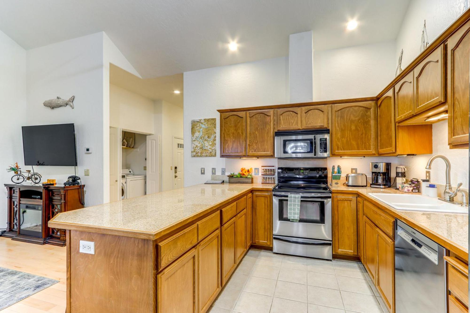 Modern Coeur Dalene Getaway Condo Walk Downtown! 科达伦 外观 照片